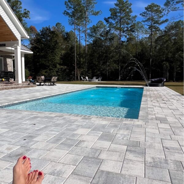 Corinthian 16 G3 Pearl White Contemporary Mateo